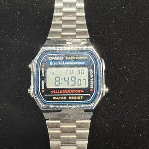 Vintage  Men Casio Watch Illuminator 1572 A168 Silver Case Steel Bracelet Alarm